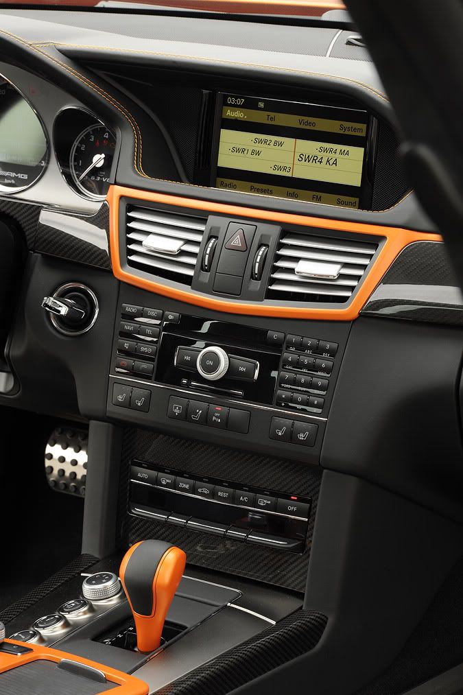 مرسيدس AMG اصدار خاص بالونين برتقالي واسود 56