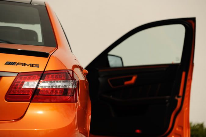 مرسيدس AMG اصدار خاص بالونين برتقالي واسود 75